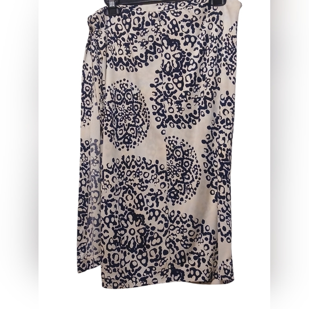 Anne Klein - Black & White Silk & Nylon Faux Wrap Skirt W/Abstract Design, - Picture 4 of 9